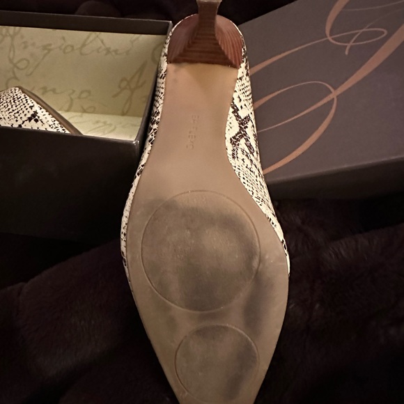 Enzo Angiolini Ladies “Snakeskin” Pointed Toe Pumps. Size 9M - Picture 9 of 9